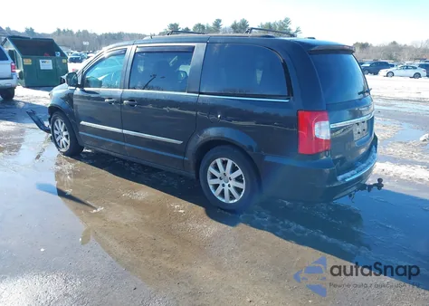 2015 Chrysler Town & Country Touring z USA, uszkodzony, nr VIN 2C4RC1BG7FR596978